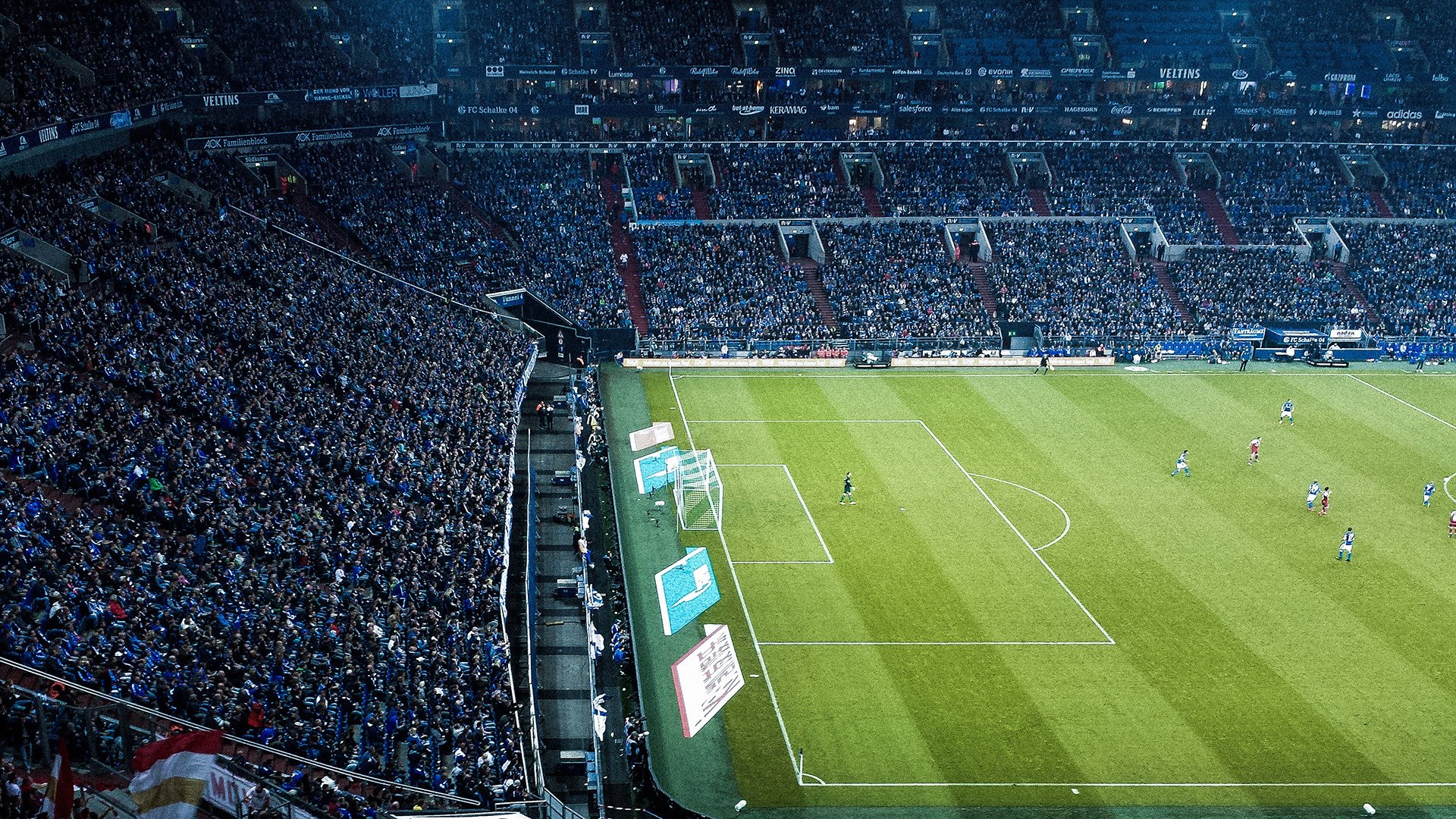 内马尔重返赛场,险胜首场状态出色,尤文图斯观众沸腾!全场沸腾不已